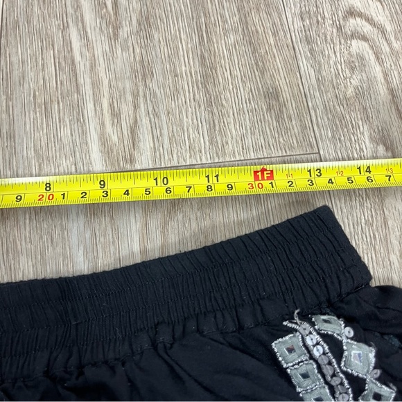 Earthbound Trading Black Viscose boho chic shorts - Picture 6 of 8